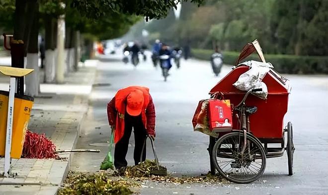 天博为何环卫工人的工资不直接由环卫所发偏要让包工头吃一大截？(图4)